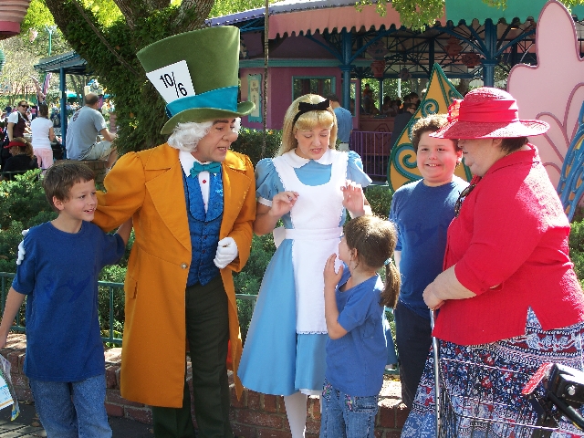 Easter07HatterAliceBlackledges7.jpg