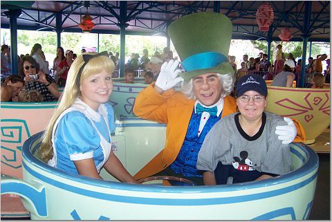 hatteralicejoannateacup.jpg