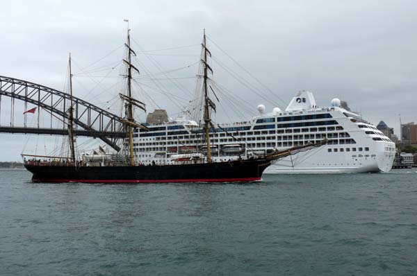 James Craig passes Pacific Princess.jpg