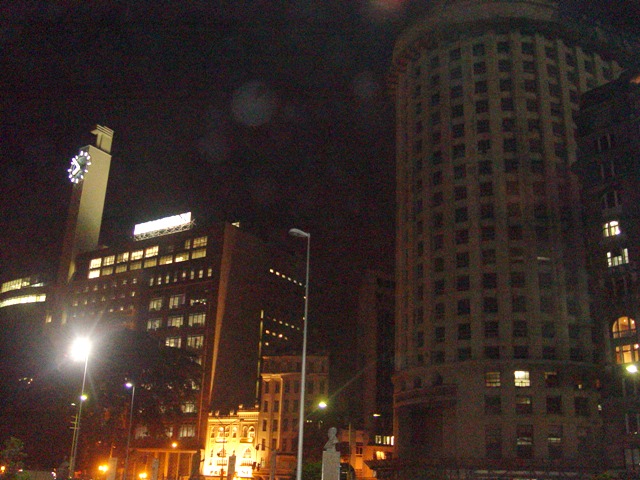 Arredores da Praa Mahatma Gandhi  noite
