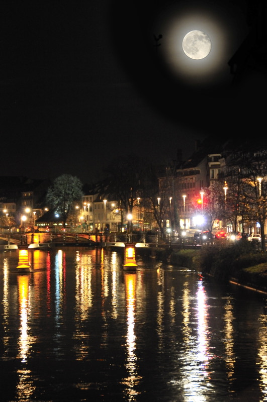 pleine lune sur les quais