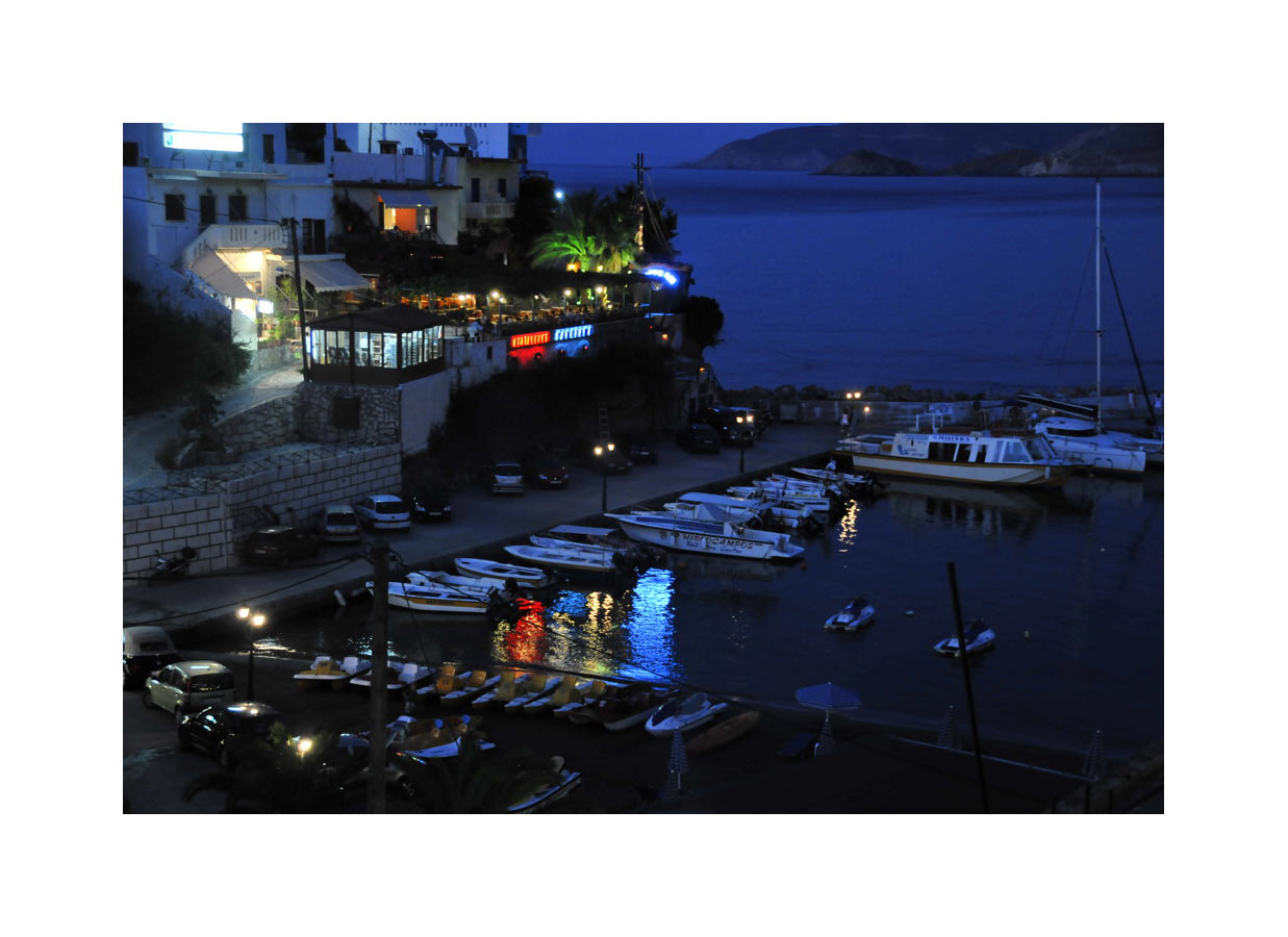 petit port de Bali la nuit