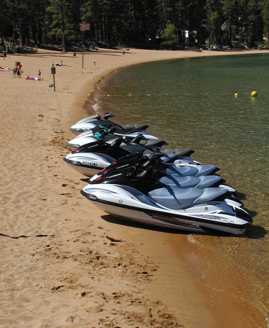 JPG CS Jet Skis P6182236.jpg