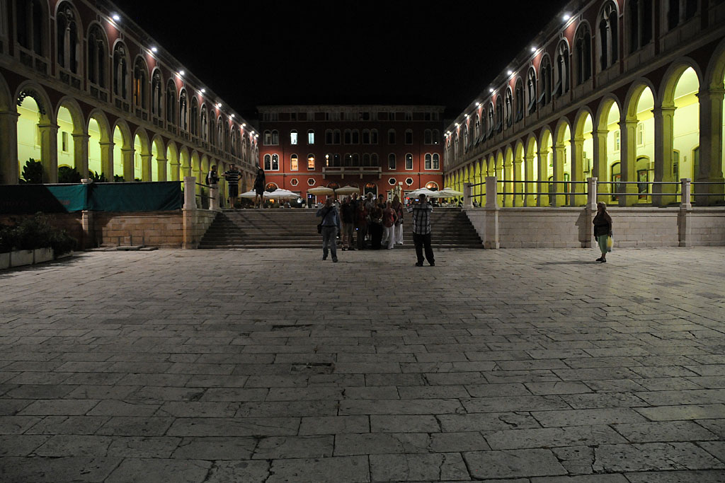Trg Republike