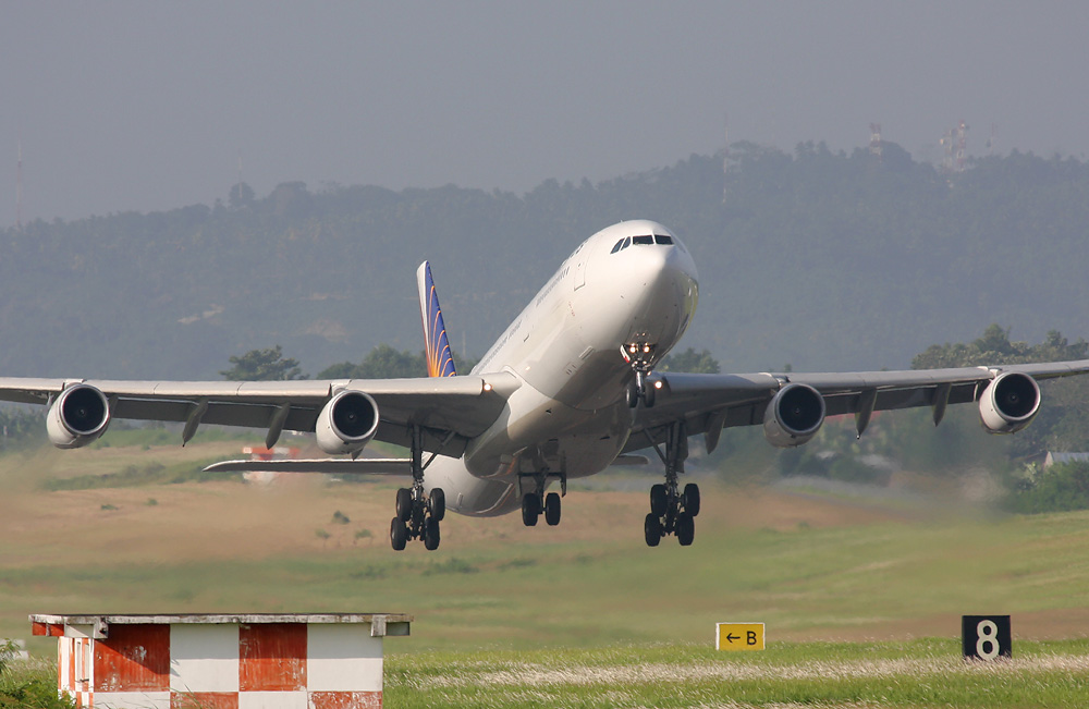F-OHPL Lift-off !