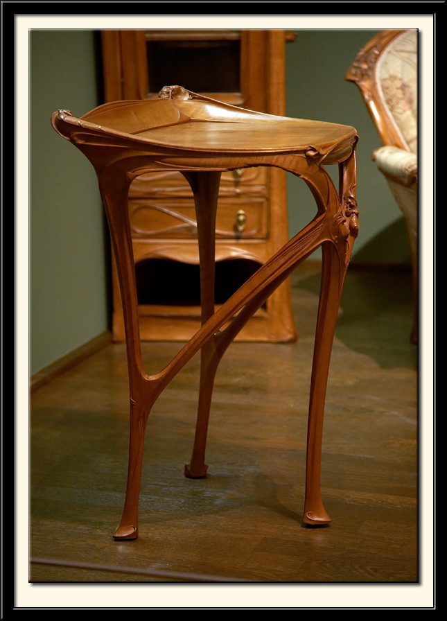 Bedroom Furniture from lhotel Nozal, vers 1903