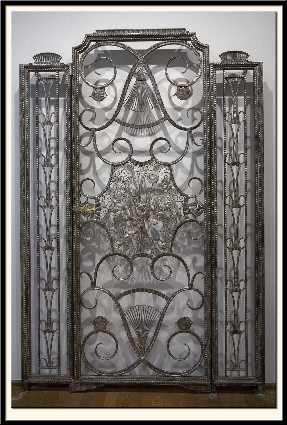 Porte (Les bouquets), vers 1925