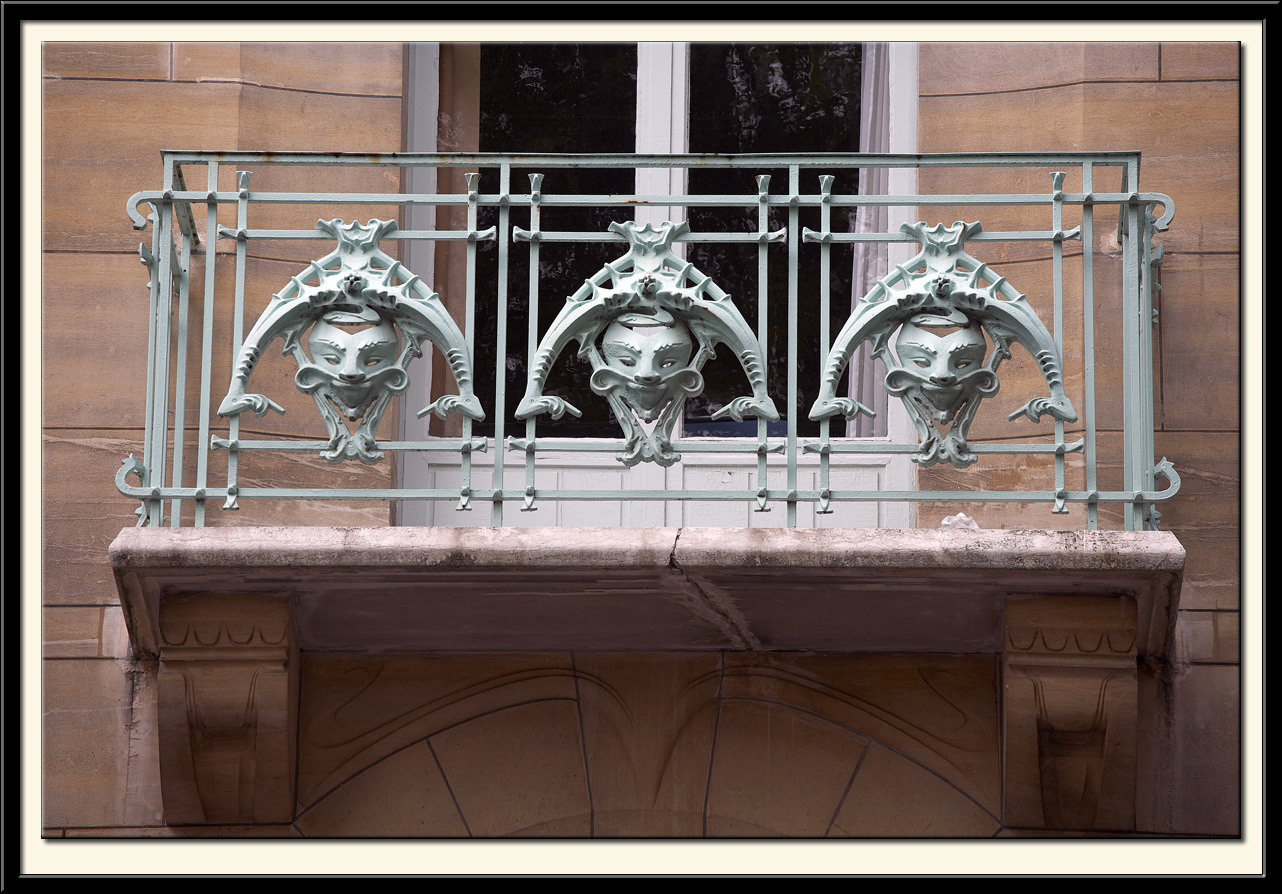 Balcony, Castel Beranger, 14 Rue la Fontaine, 1897-98