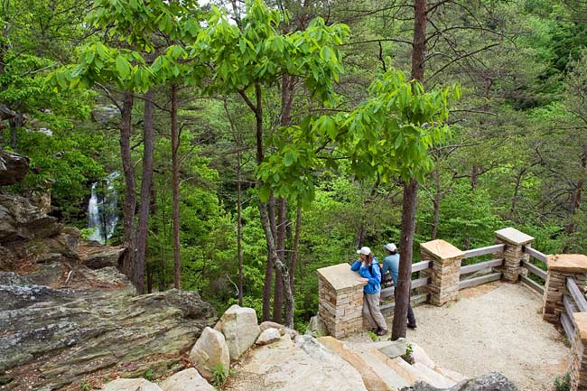 Trail to Lower Cascades