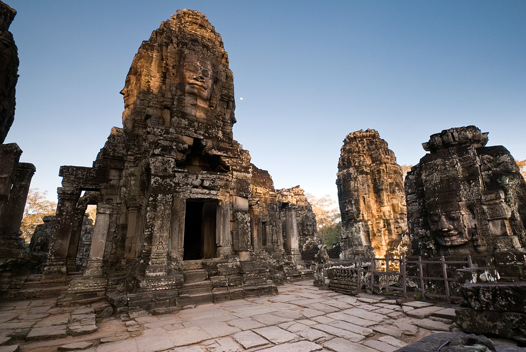 Four-headed towers: The Bayon
