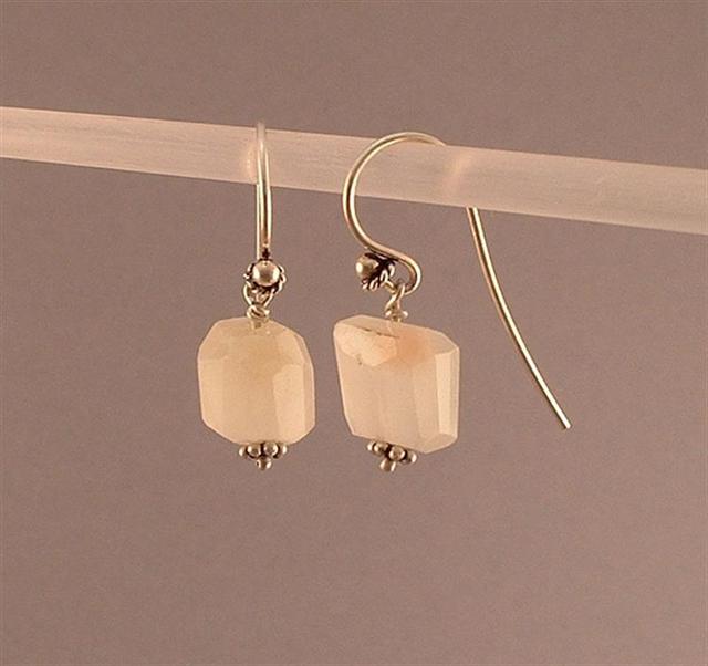 WE41 - Moonstone Earrings