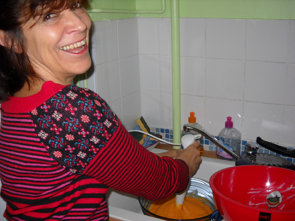 La resplendissante Solange  son travail de cuisinire