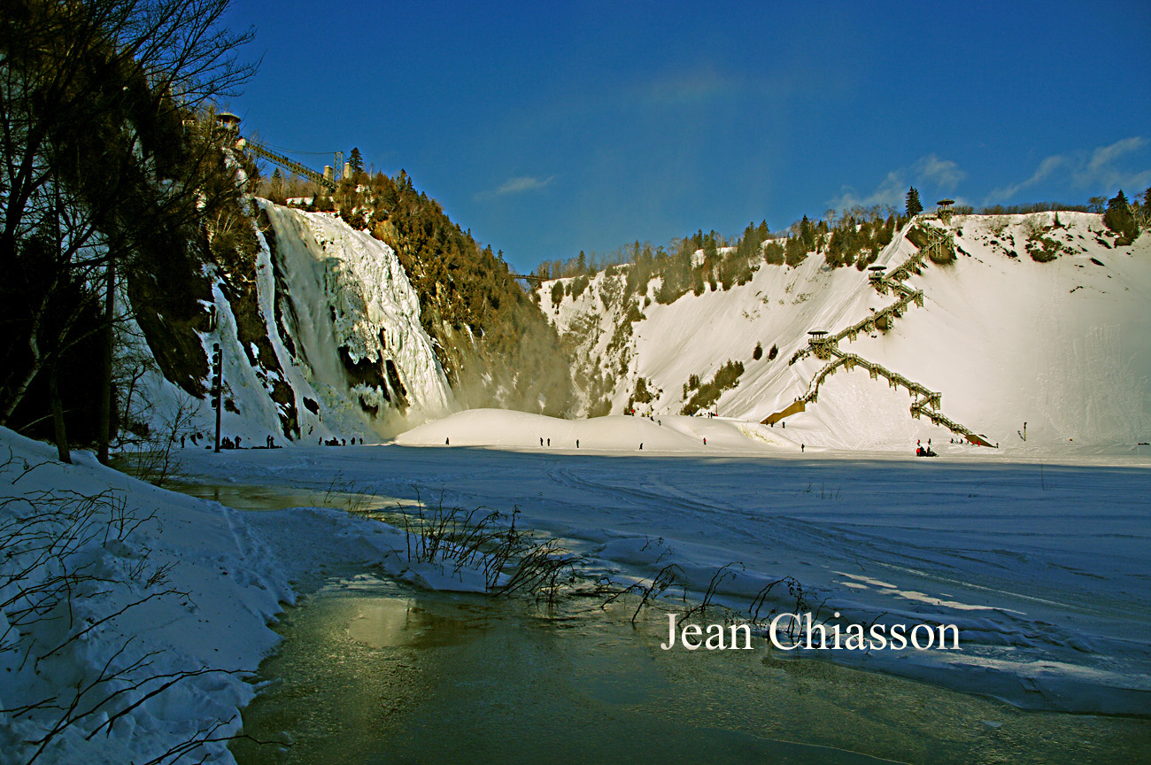 Parc de la Chute-Montmorency (hauteur 84 mtres) Montmorency Falls ( 272 feet )