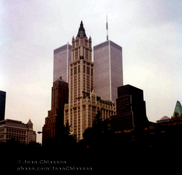 World Trade Center Souvenirs  (1985 )