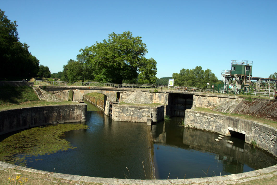turn-back lock