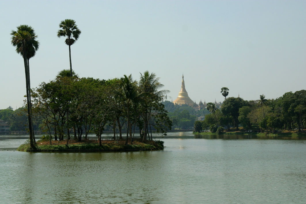 Kandawgyi Lake
