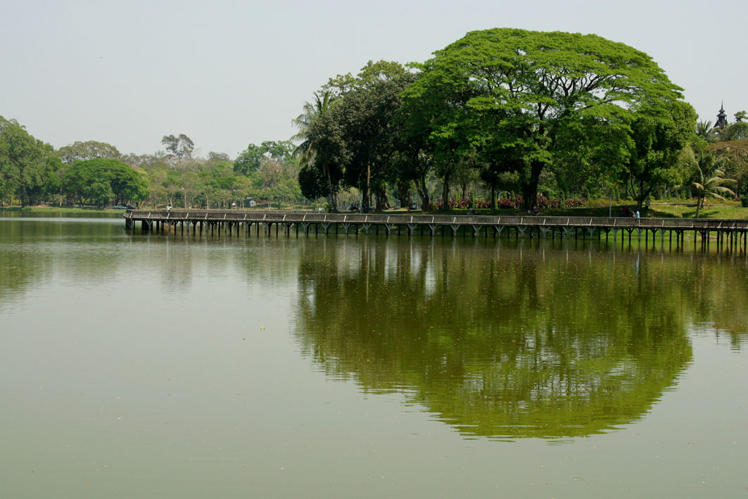 Kandawgyi Lake