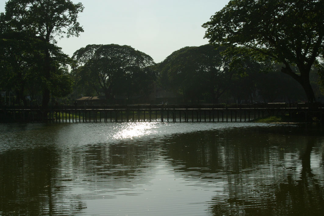Kandawgyi Lake
