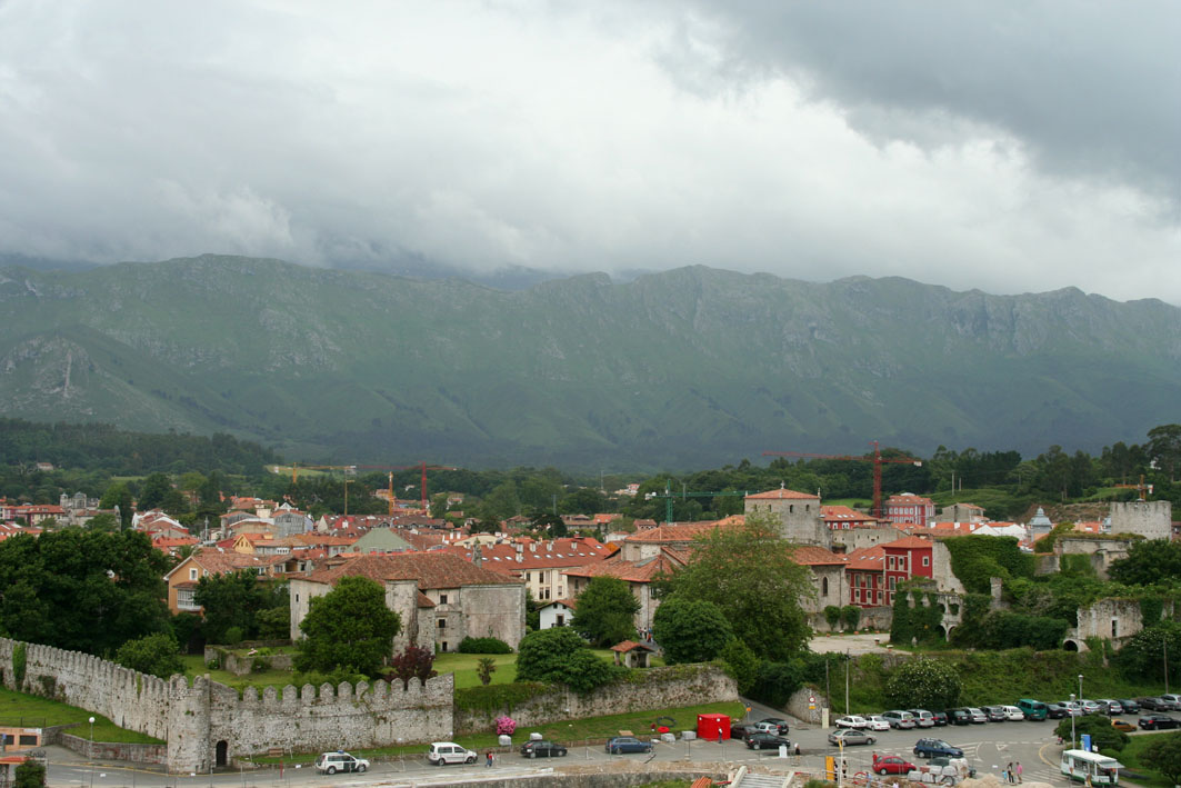 Llanes