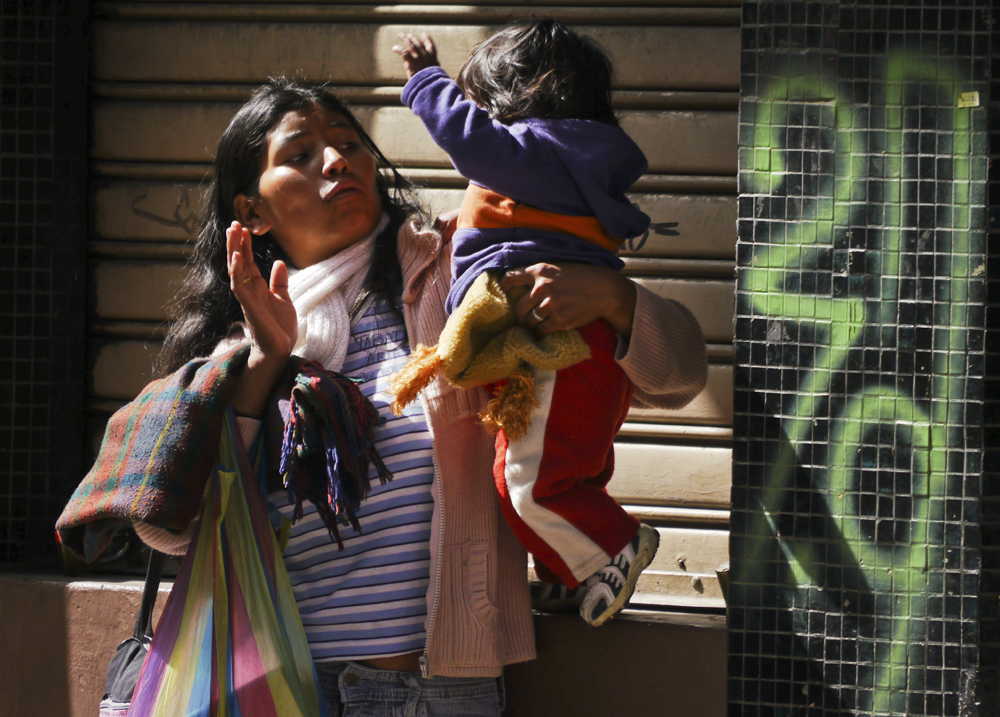 High five, Cuenca, Ecuador, 2011