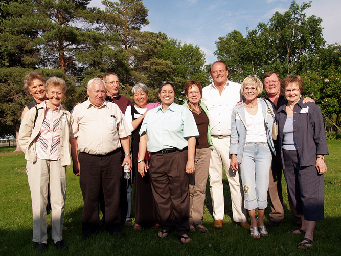 Eunice, Marion, Jim, Dennis, Maureen, Joan, Joyce, Ray, Trudy, Gordon and Paulette