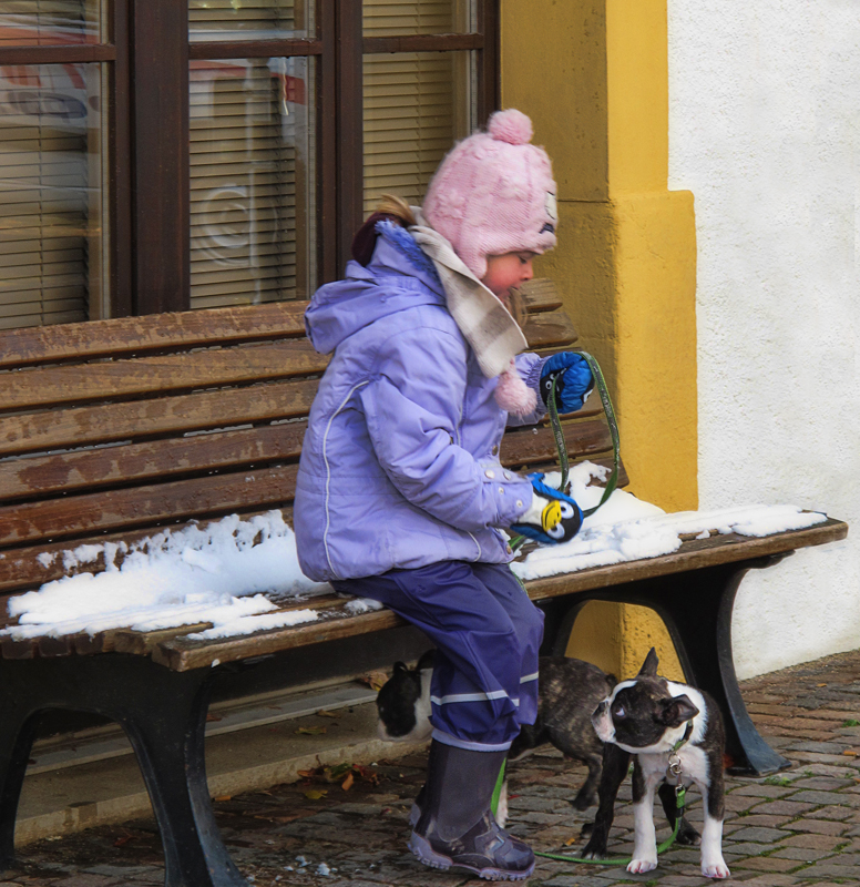 A winter bench is not necessarily a cold place