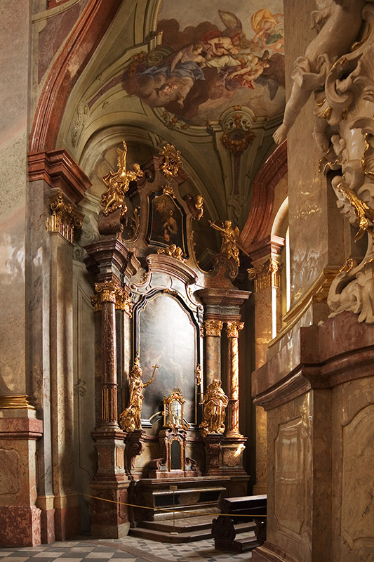 1712StVitusInt.jpg