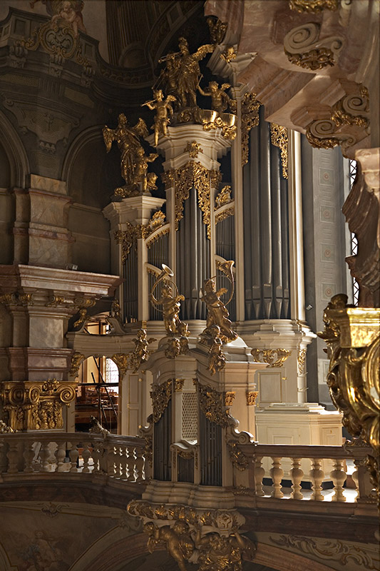 1731OrganLoft-StNicholas.jpg