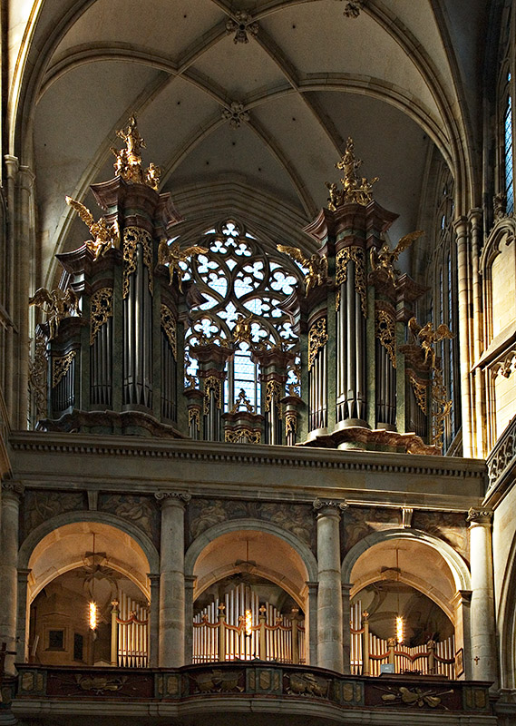 1957StVitusOrgan.jpg