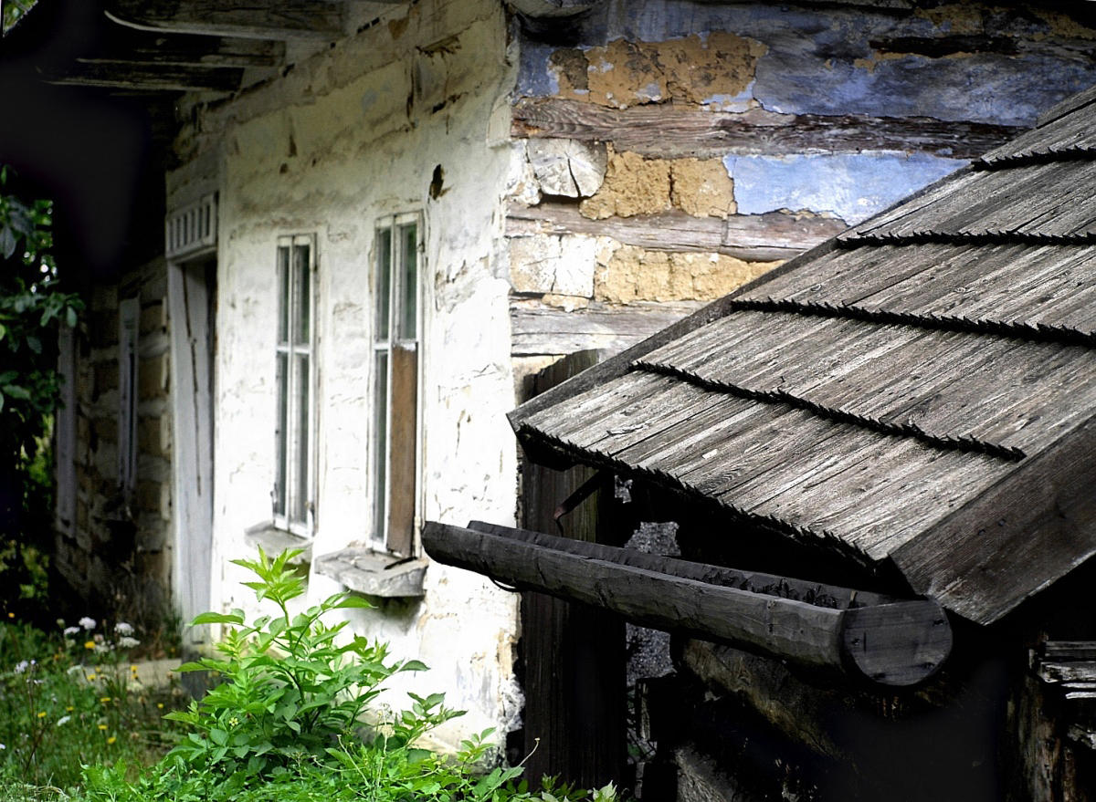 gutter CE  - good, wooden, old Europe