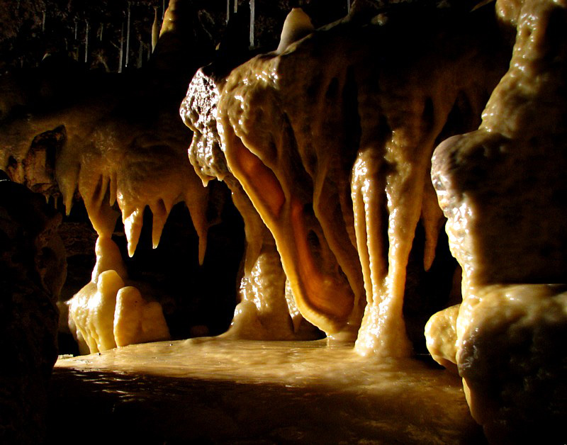 Vallorbe, une des merveilles de la grotte