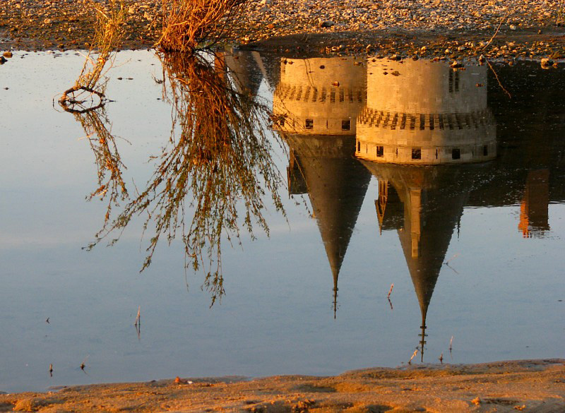  Sully sur Loire , tout est question de reflets