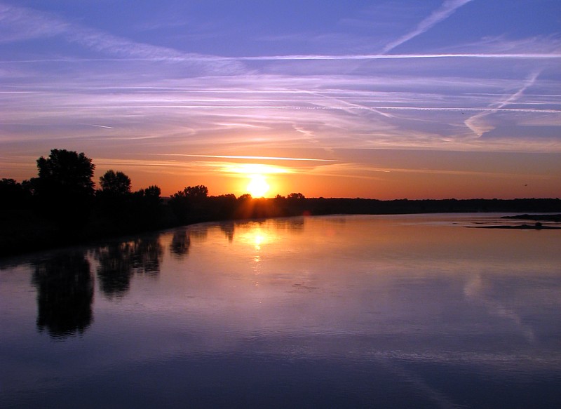 Spectaculaire lever du jour sur la Loire