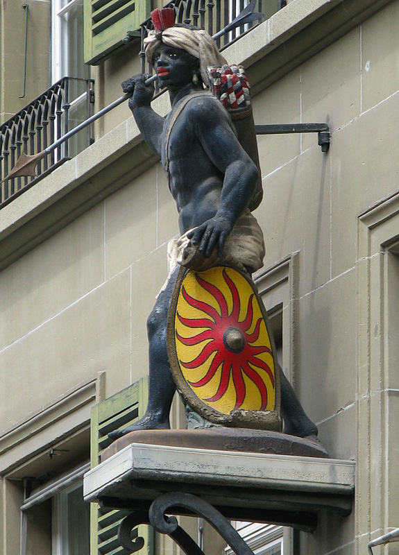 Statue sur rue