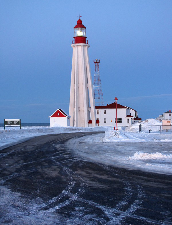 Pointe-au-pre et son phare en hiver