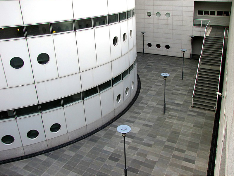 Cour basse