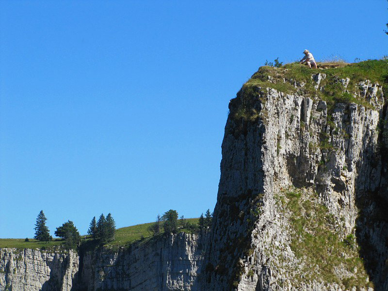 Randonneur au Creux du van