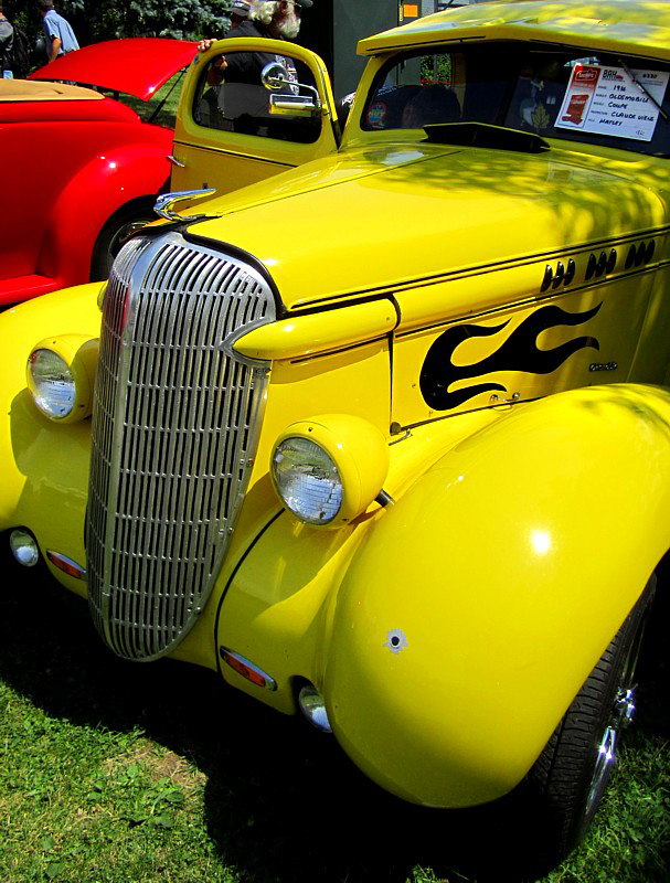 oldsmobile jaune