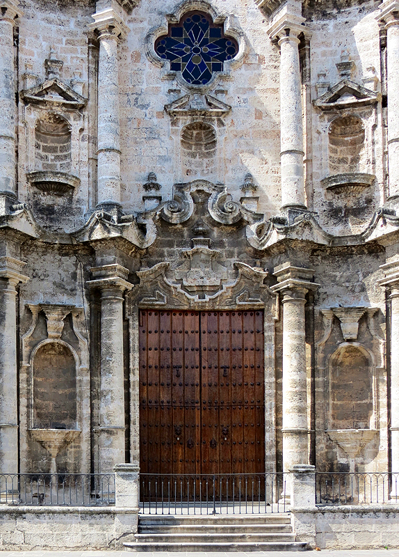 La grande porte de la cathédrale