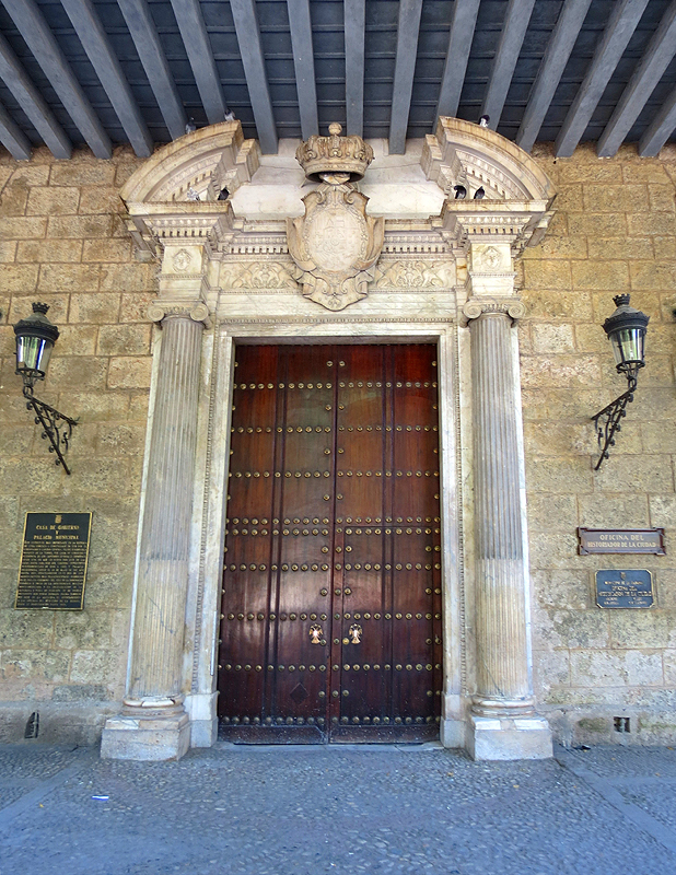 la porte principale du Palacio