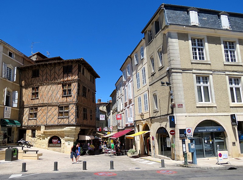 la vieille maison de la place