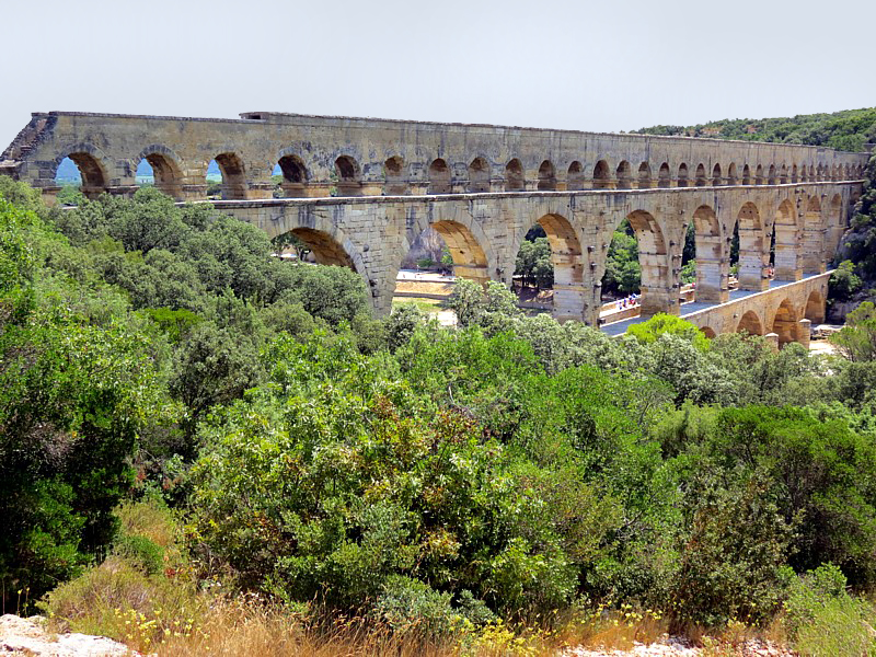 Aqueduc romain  contrejour