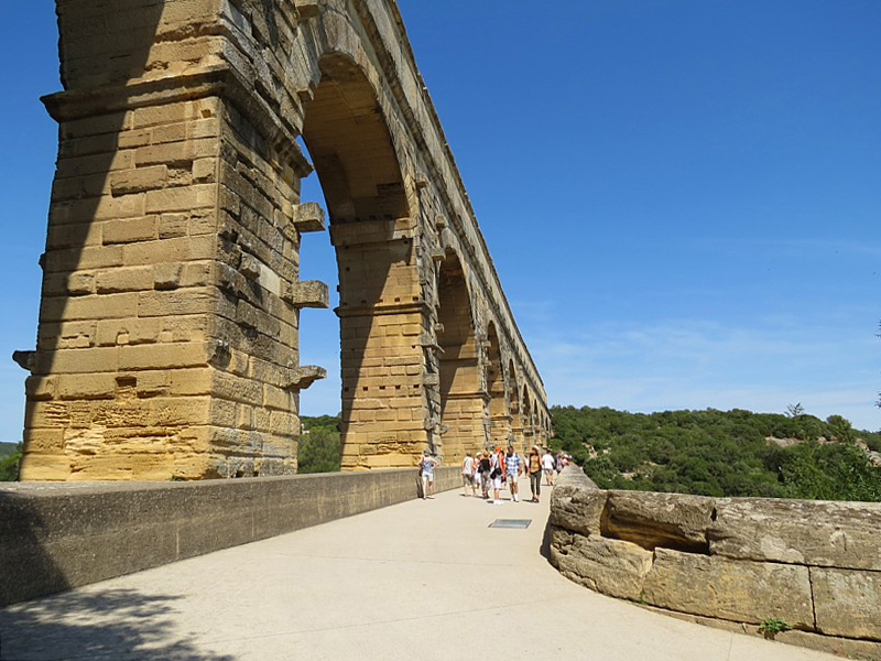 sur le pont du Gard