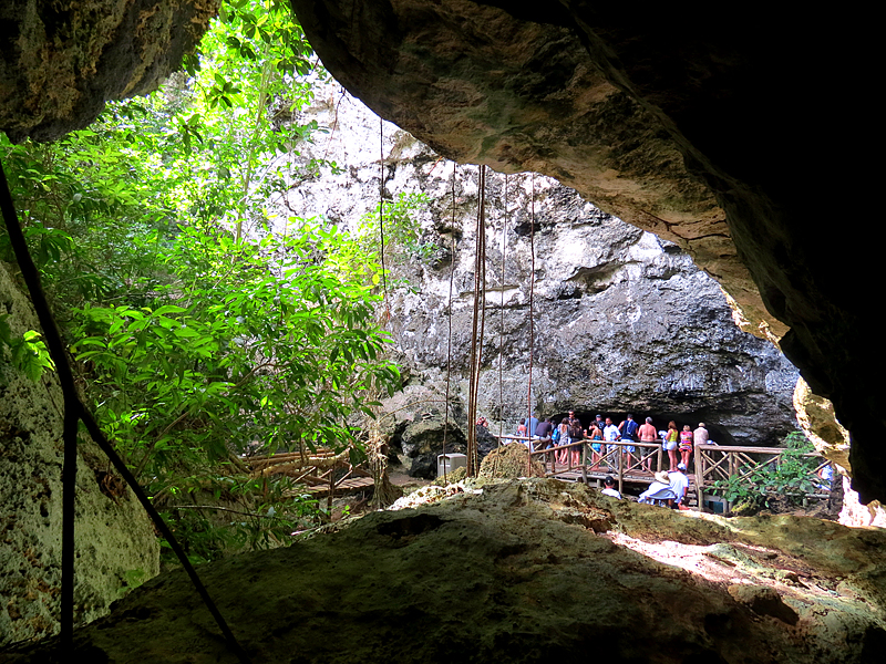 arrive  la grotte  l'eau claire