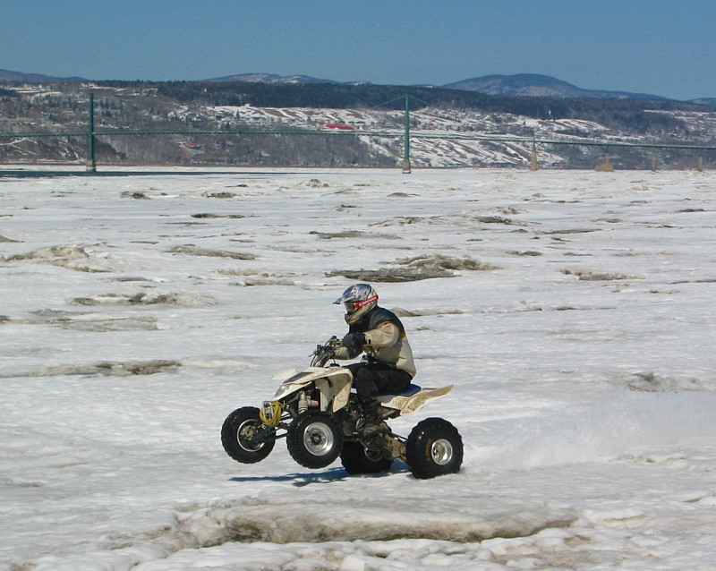 quad sur la banquise