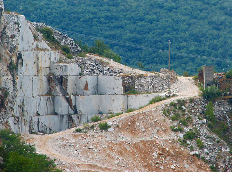 blocs de marbres prt pour la coupe