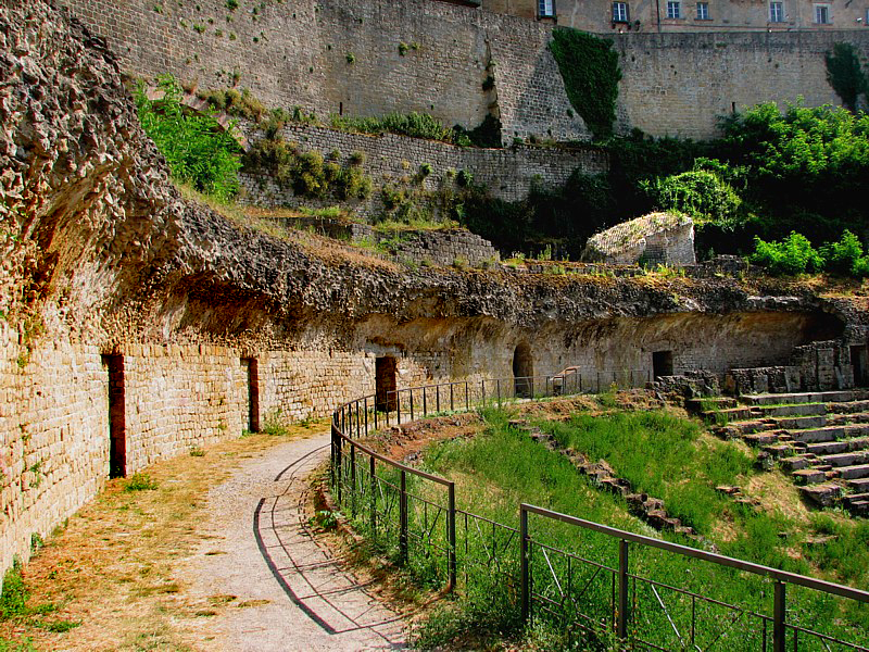 tour du thatre romain