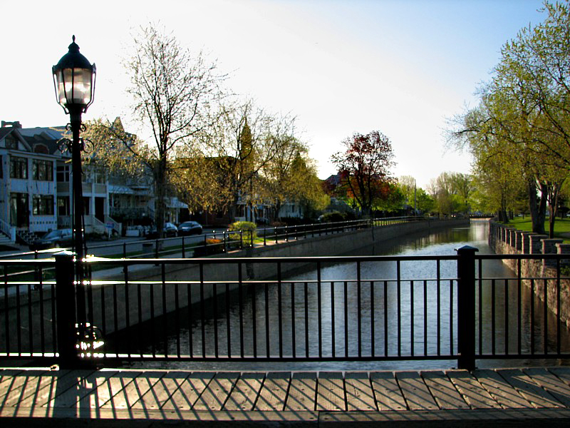 pont sur le canal