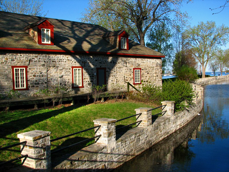le poste de traite des fourrures et le canal