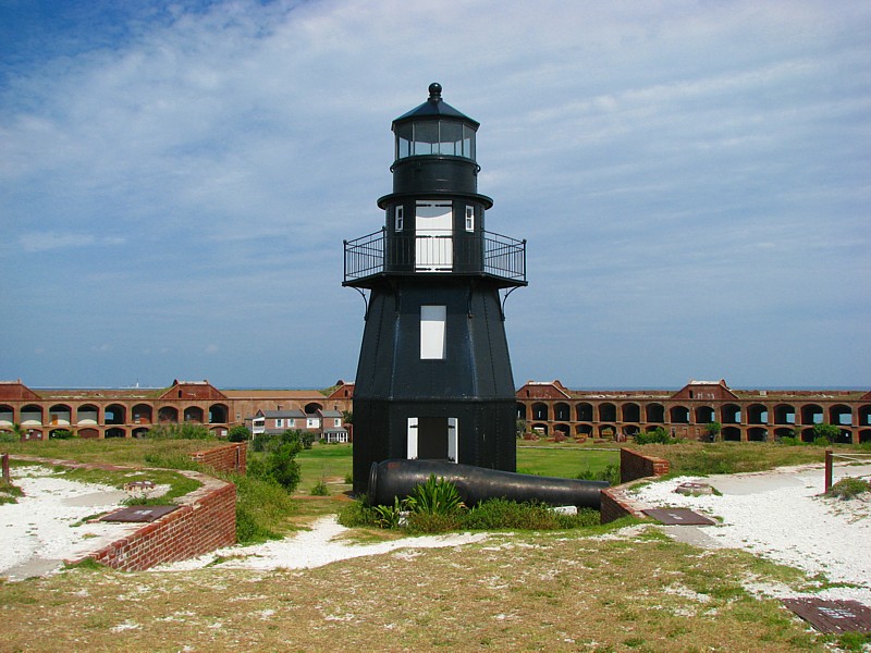 le phare noir de fort Jefferson